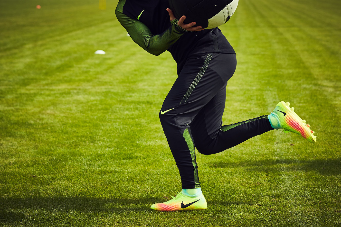 Poderoso perspectiva Margarita Nike Football apuesta por la creatividad en el campo con sus nuevas Magista  2 | 25 Gramos