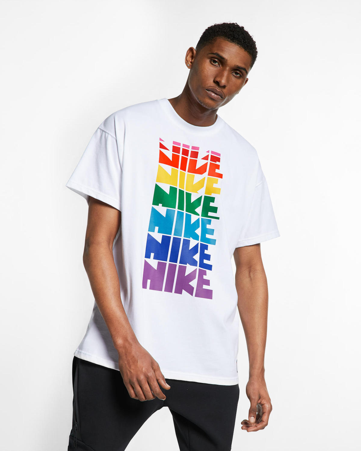 NikeSportswear homenajea Orgullo LGTB+ con BETRUE - Gramos | 25