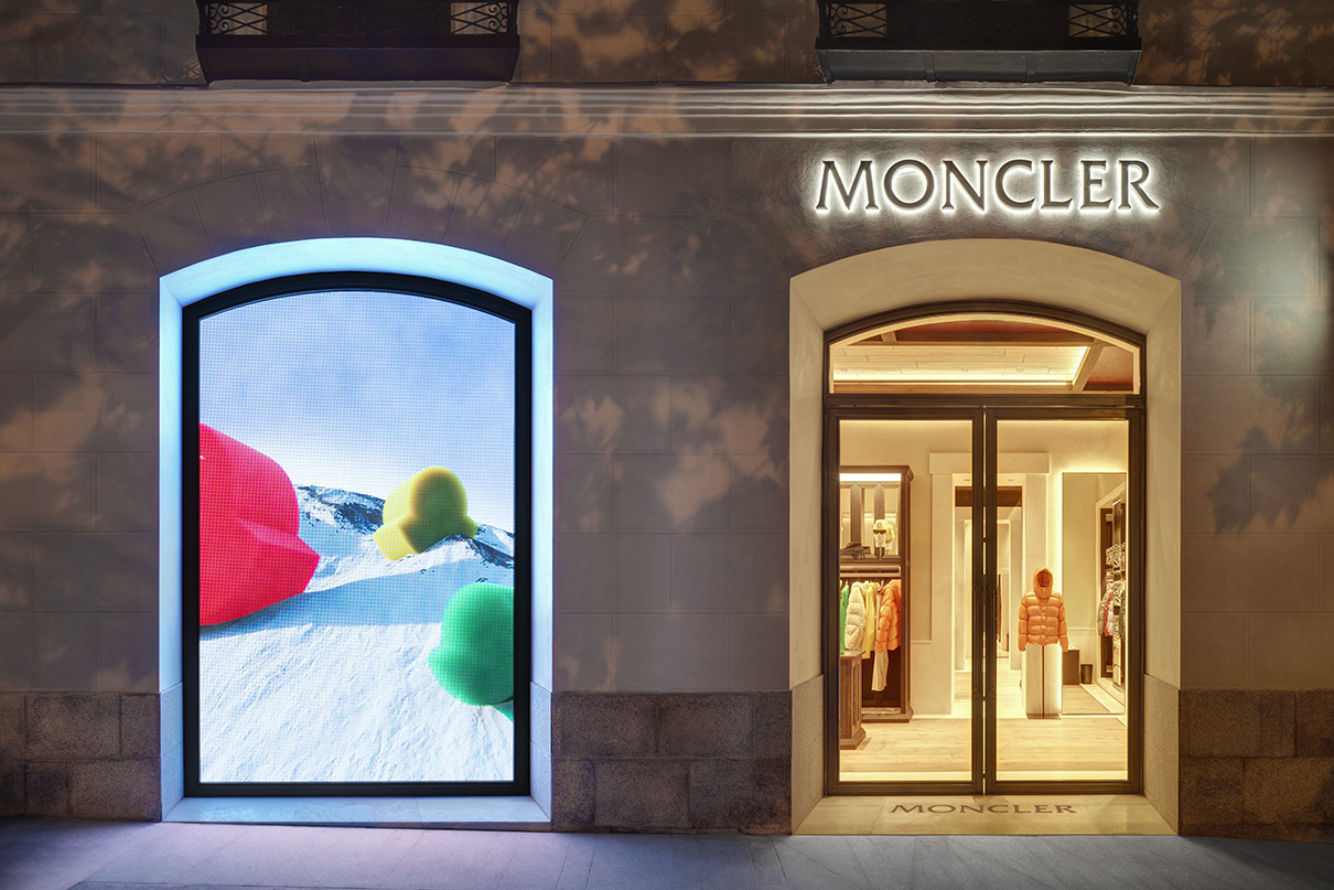 Moncler abre su primera boutique en Madrid 25 Gramos 25 Gramos