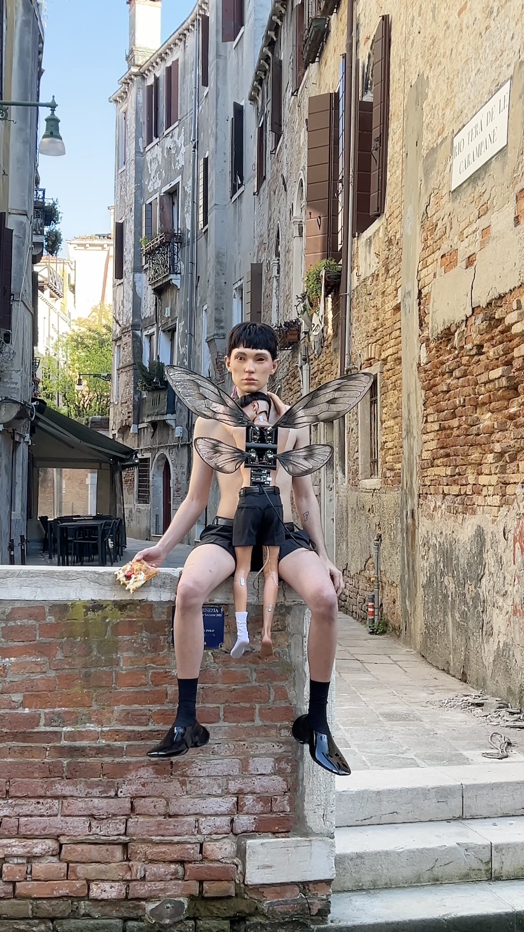 filip custic presenta su ultima performance en venecia 25gramos 1
