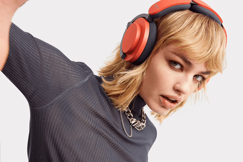 dyson se adentra en el mundo del sonido con los nuevos cascos ontrac 25gramos 10