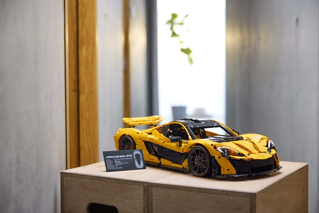 lego y mclaren se unen para lanzar el nuevo lego technic mclaren p1 25gramos 1