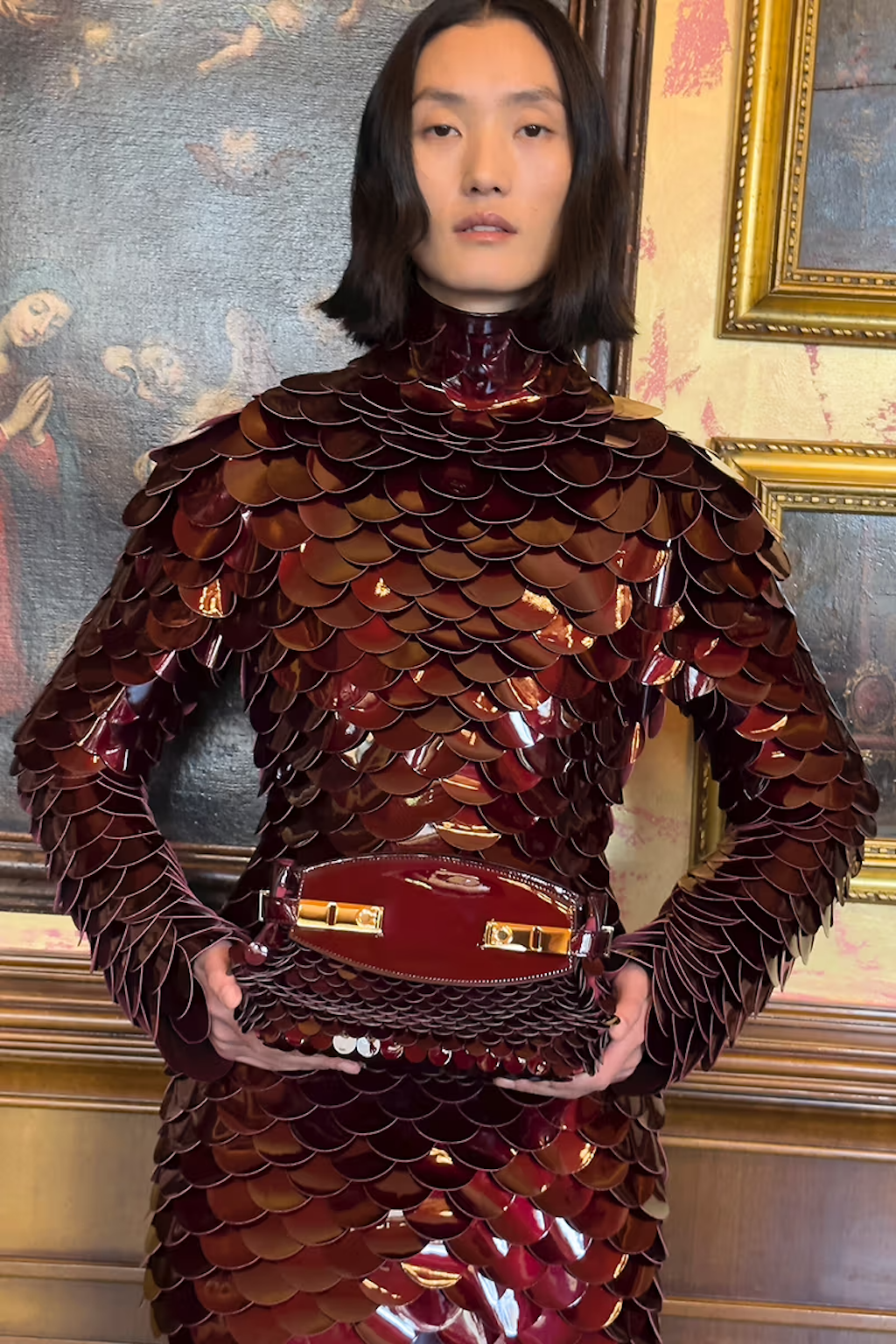 ferragamo desvela la campana de su nueva coleccion para otono invierno 2024 25gramos 7