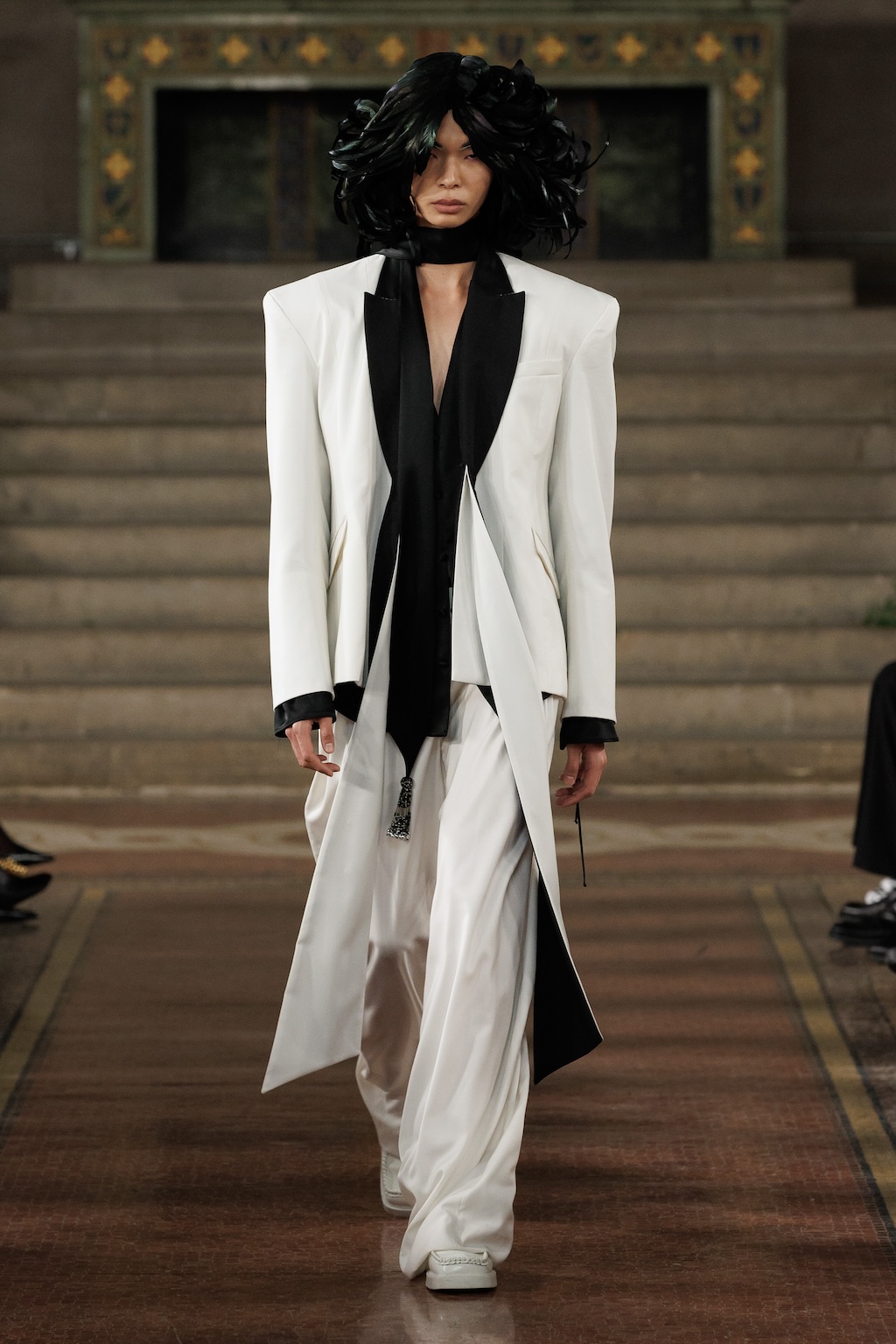 Palomo Spain SS25 Runway press look04