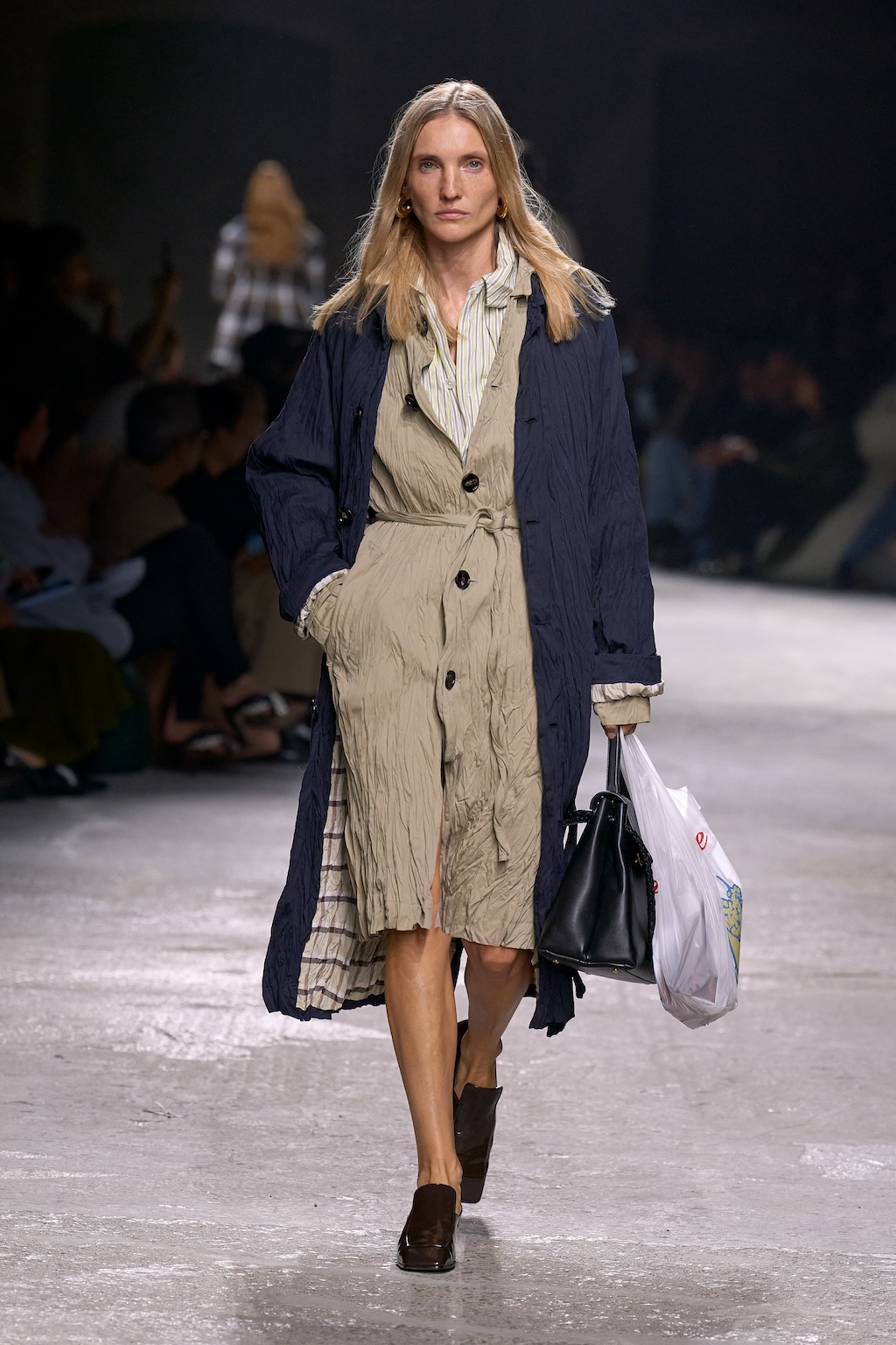 bottega veneta reivindica la aventura del dia a dia en su nueva coleccion ss25 25gramos 12 1