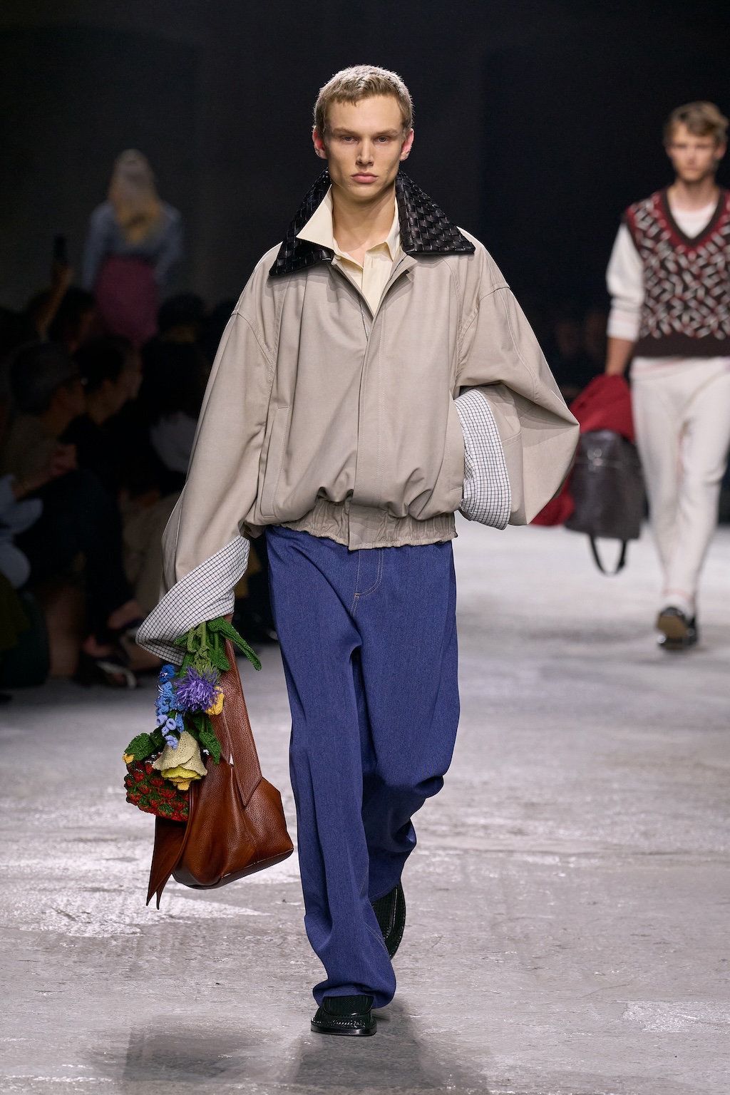 bottega veneta reivindica la aventura del dia a dia en su nueva coleccion ss25 25gramos 4
