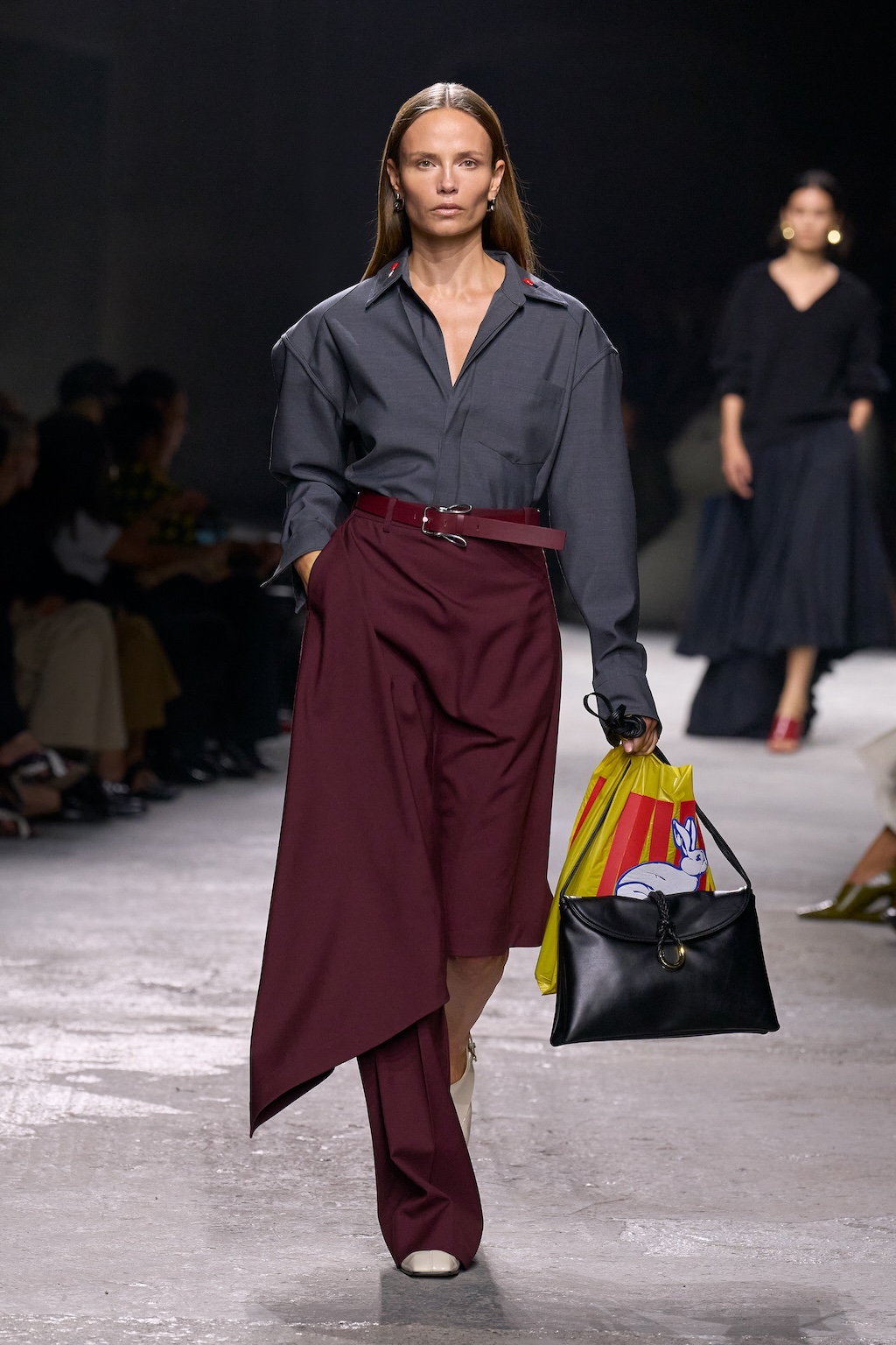 bottega veneta reivindica la aventura del dia a dia en su nueva coleccion ss25 25gramos 5