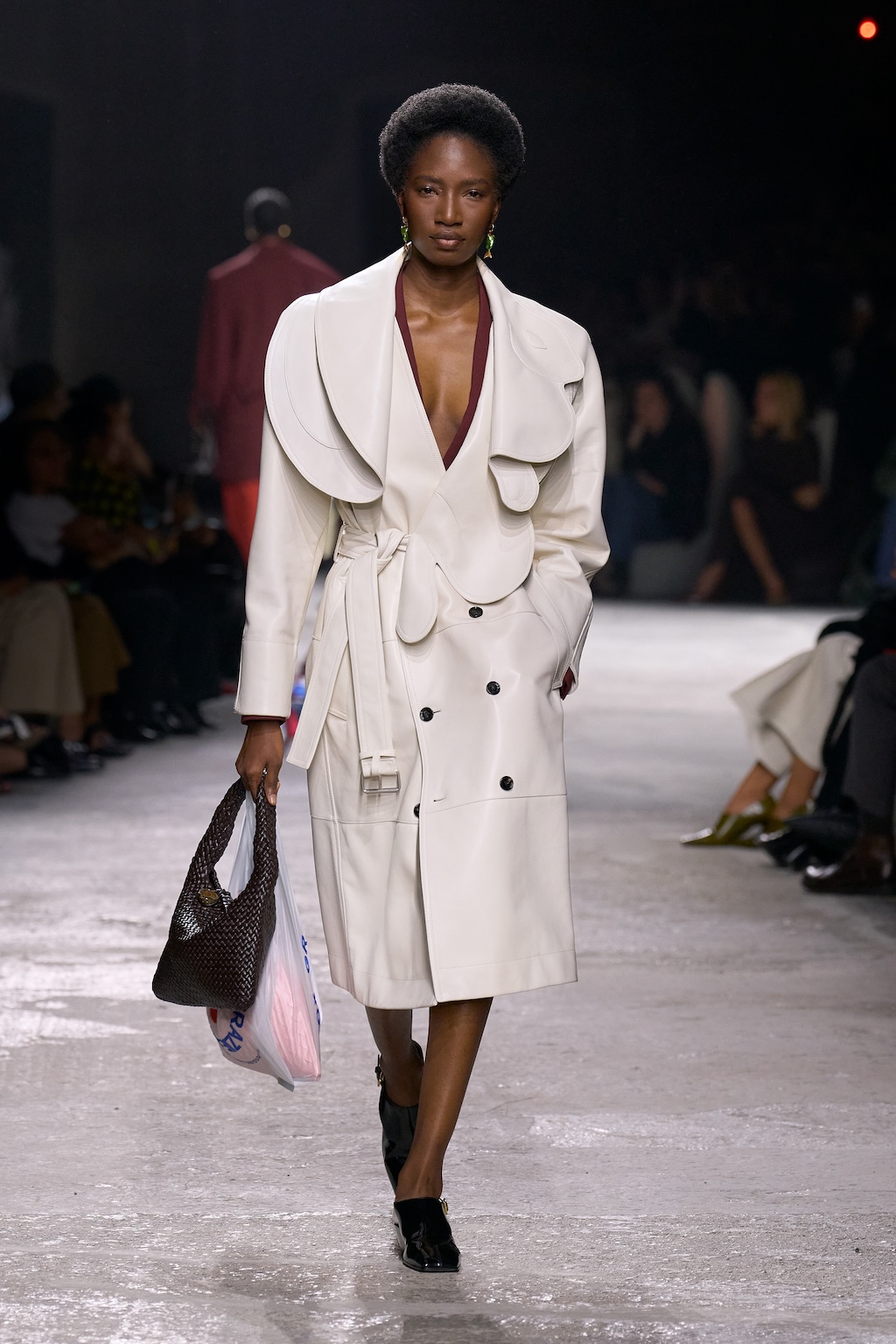 bottega veneta reivindica la aventura del dia a dia en su nueva coleccion ss25 25gramos 6