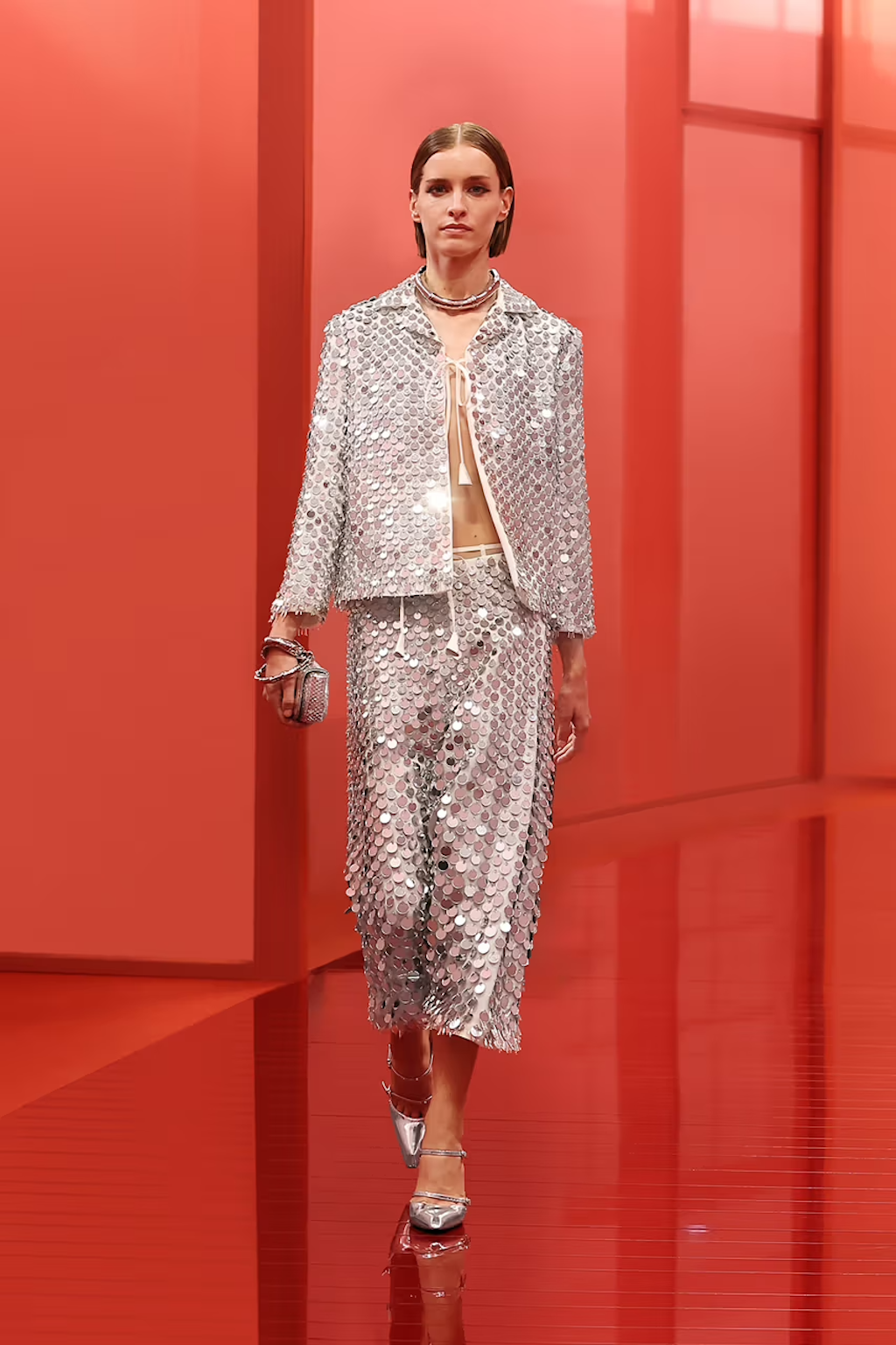 gucci se sumerge en el patrimonio en su ultima coleccion ss25 25gramos 12