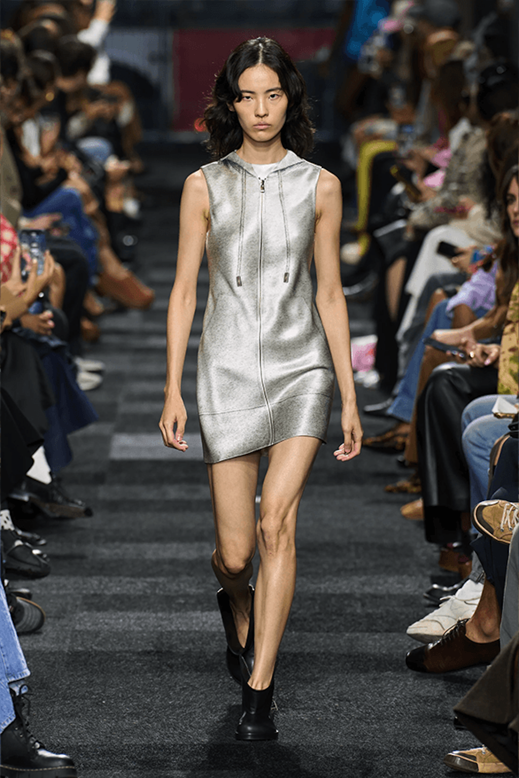 jw anderson presenta en londres sus nuevas propuestas para primavera verano 2025 25gramos 2