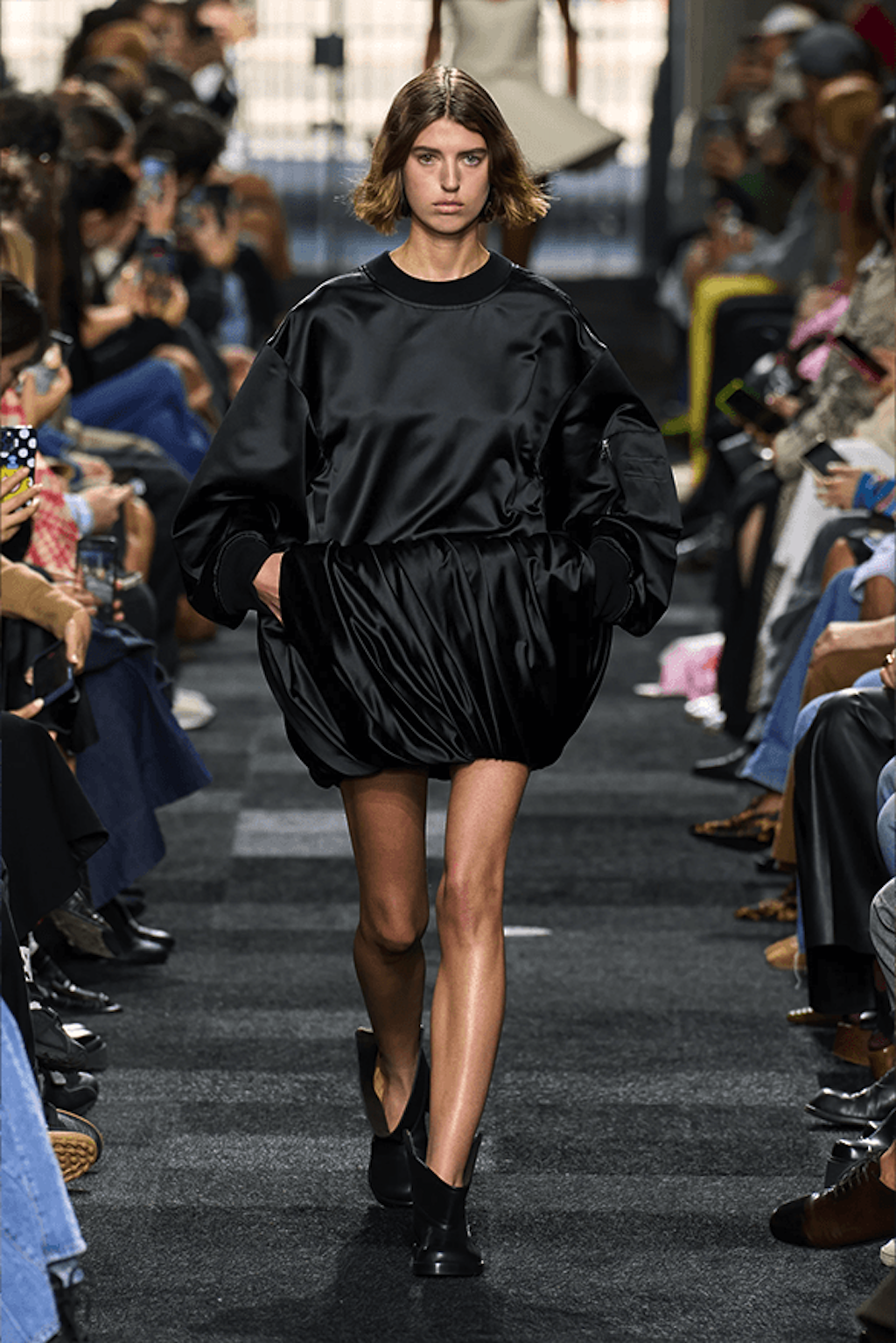 jw anderson presenta en londres sus nuevas propuestas para primavera verano 2025 25gramos 4