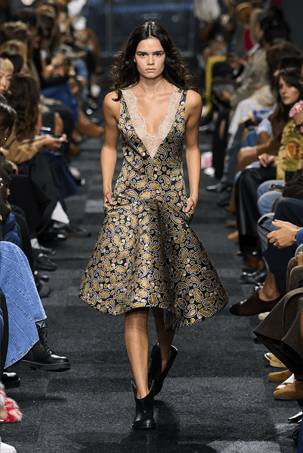 jw anderson presenta en londres sus nuevas propuestas para primavera verano 2025 25gramos 6