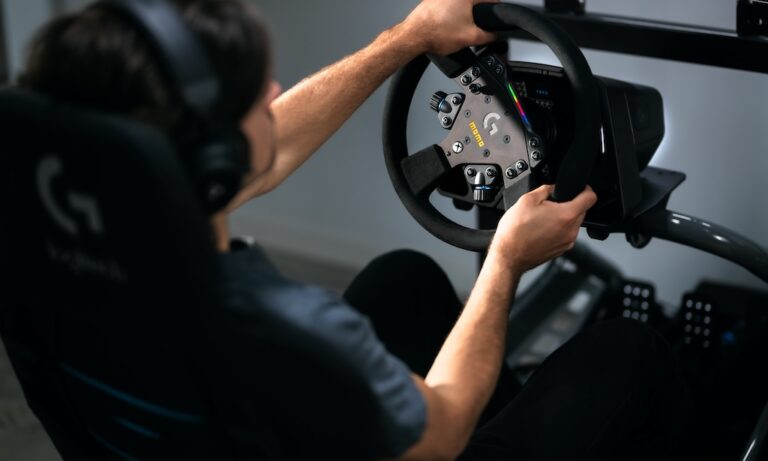 logitech g anuncia su nueva colaboracion junto a momo 25gramos 6