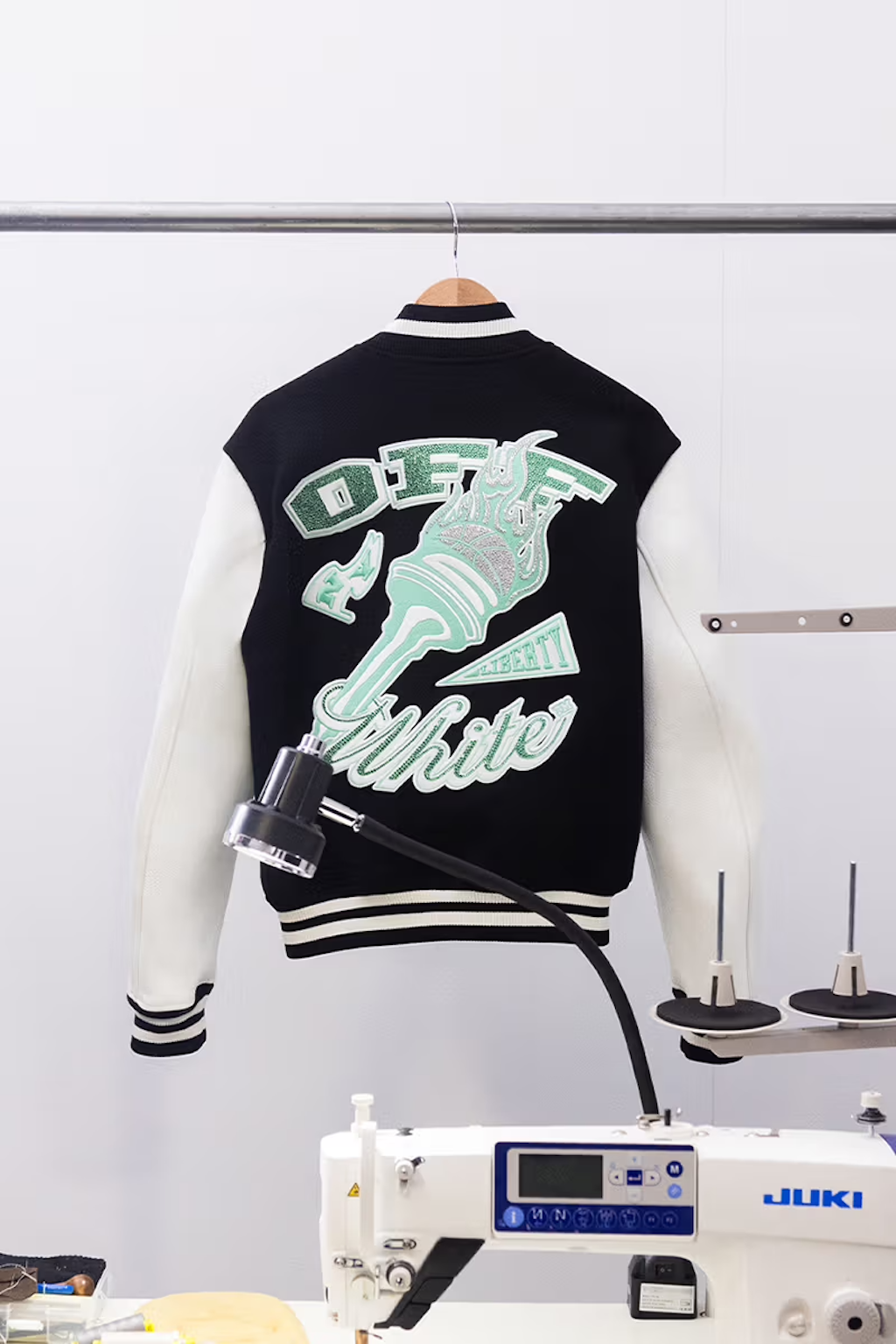 off white se asocia con los new york liberty de la wnba 25gramos 2