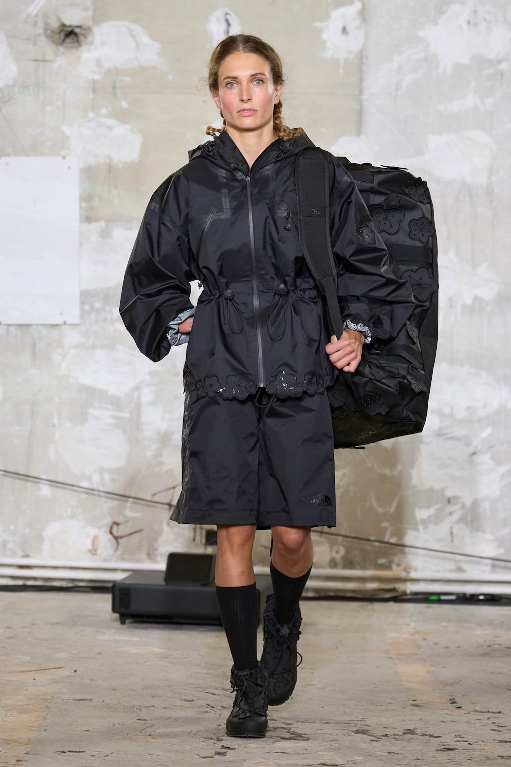 se desvela el primer avance de la colaboracion entre cecilie bahnsen y the north face 25gramos 2