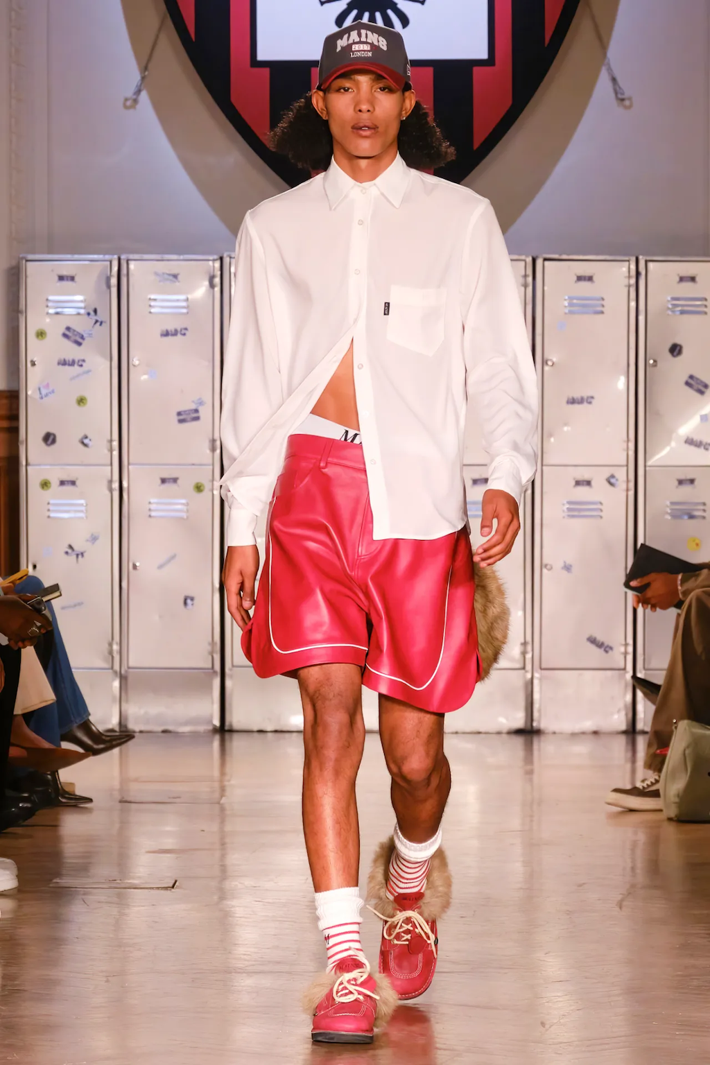 skepta cierra la semana de la moda de londres con su segundo desfile para mains 25gramos 12