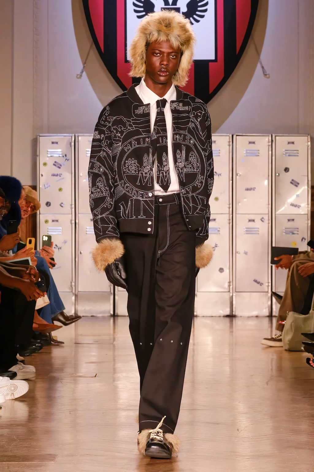 skepta cierra la semana de la moda de londres con su segundo desfile para mains 25gramos 13