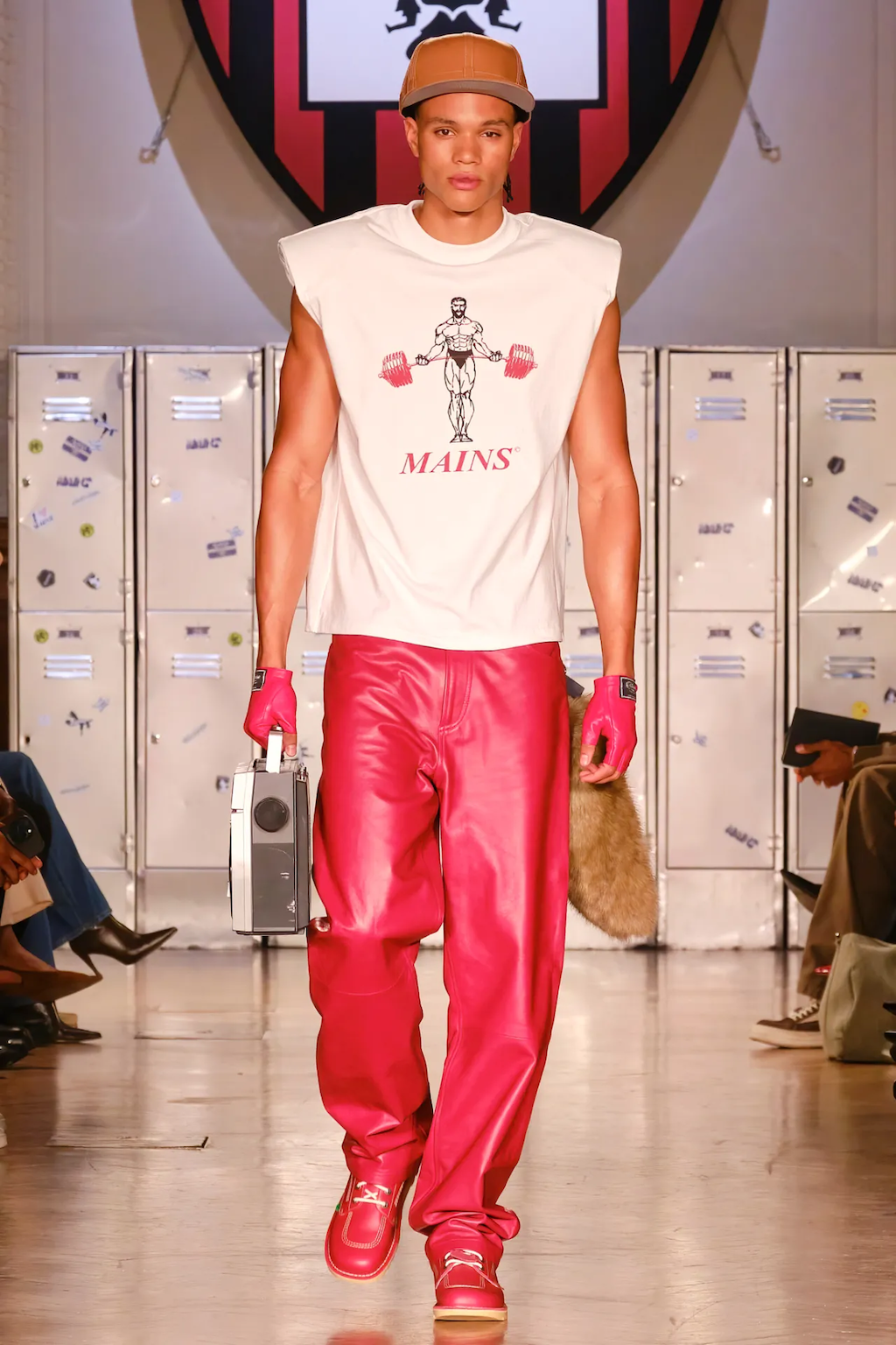 skepta cierra la semana de la moda de londres con su segundo desfile para mains 25gramos 14