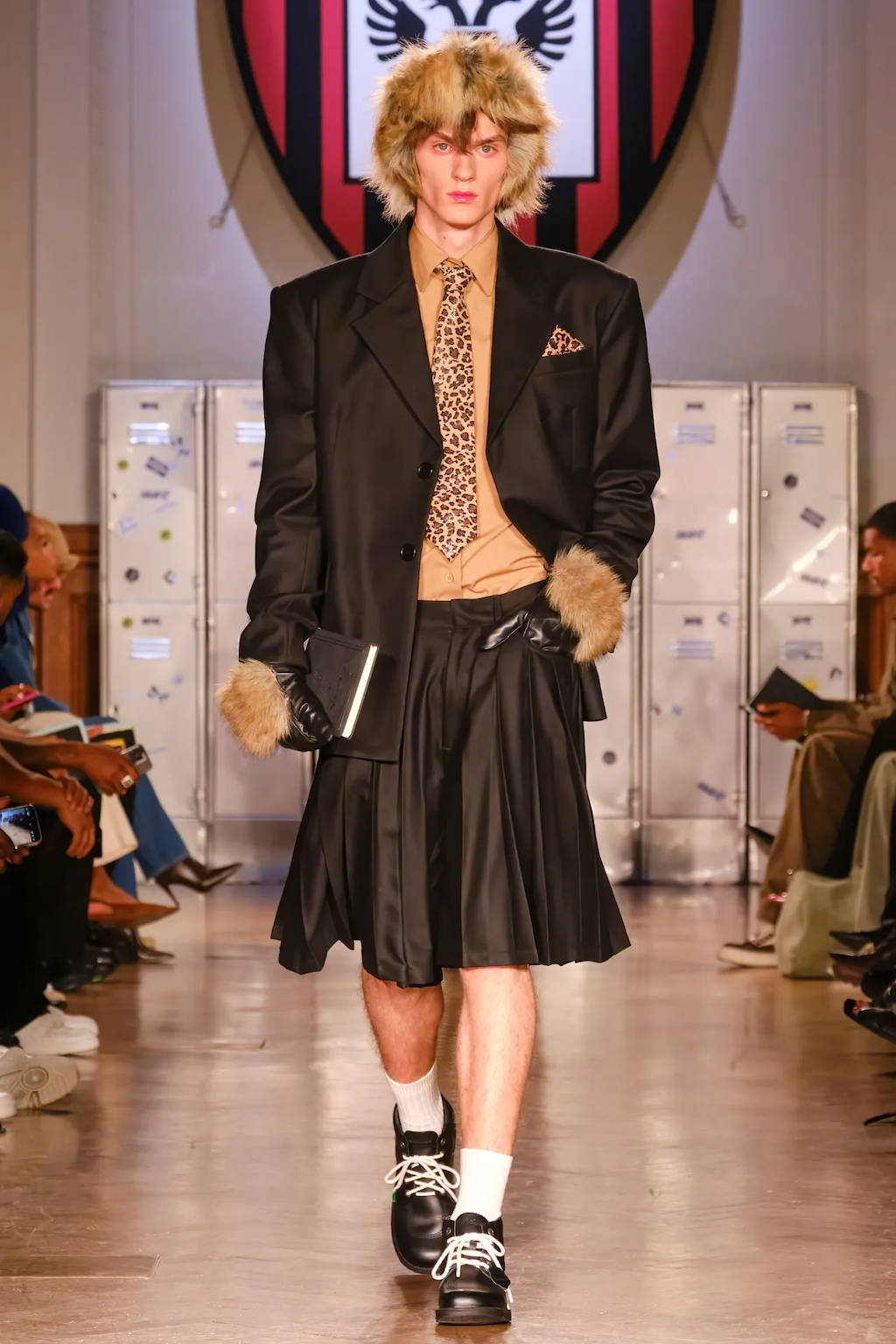 skepta cierra la semana de la moda de londres con su segundo desfile para mains 25gramos 17