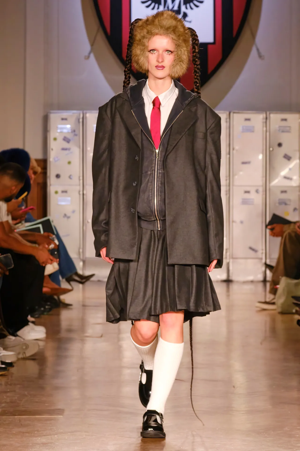 skepta cierra la semana de la moda de londres con su segundo desfile para mains 25gramos 20