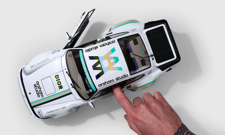 daniel arsham y schuco lanzan una version a escala del porsche 911 turbo 25gramos 3 1