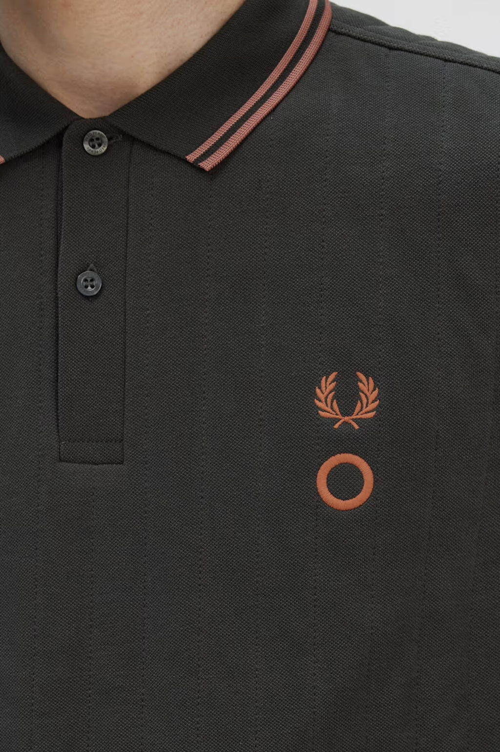 fred perry y craig green estrenan su union con una coleccion inaugural 25gramos 7