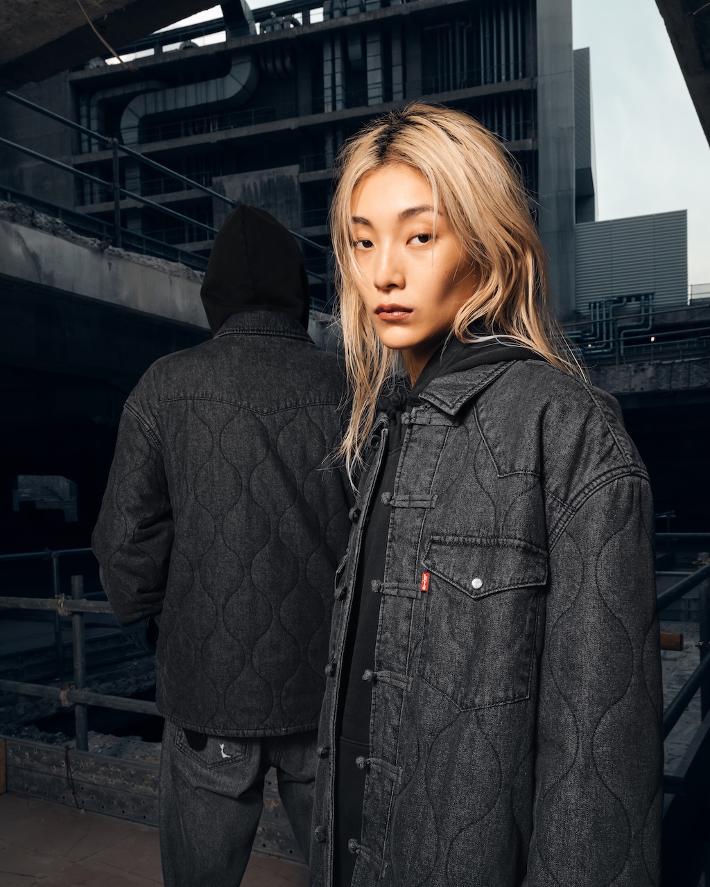 el negro es el protagonista de la nueva coleccion de levis junto a clot 25gramos 4