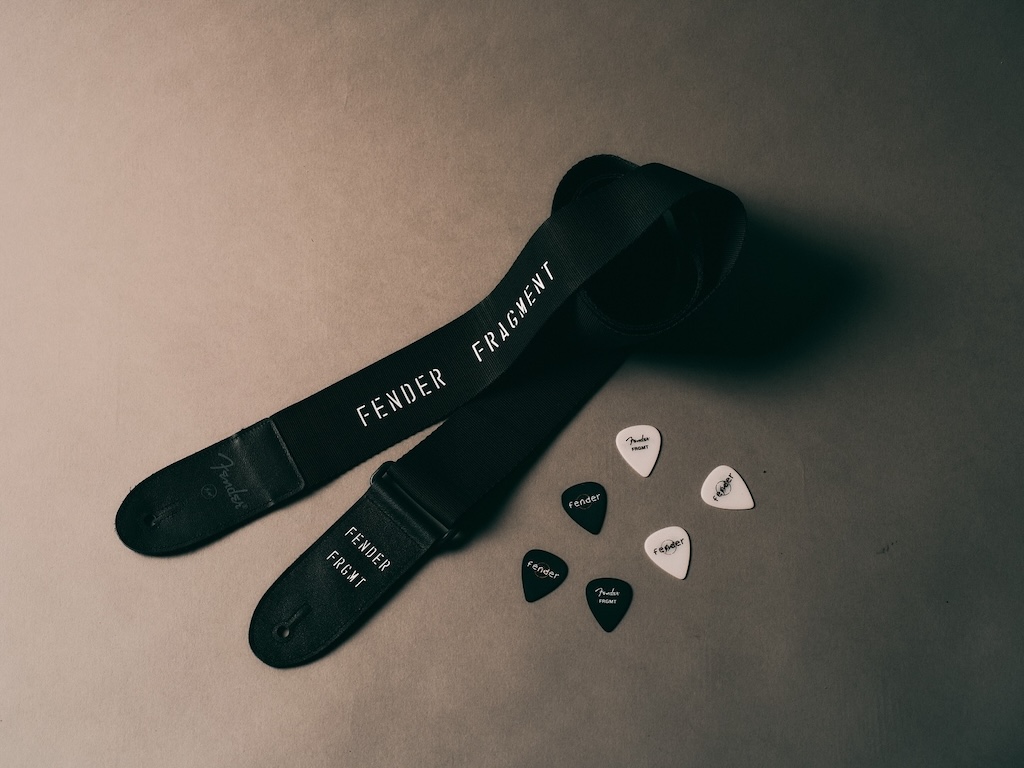 fragment se alia con fender para lanzar una telecaster unica 25gramos 4