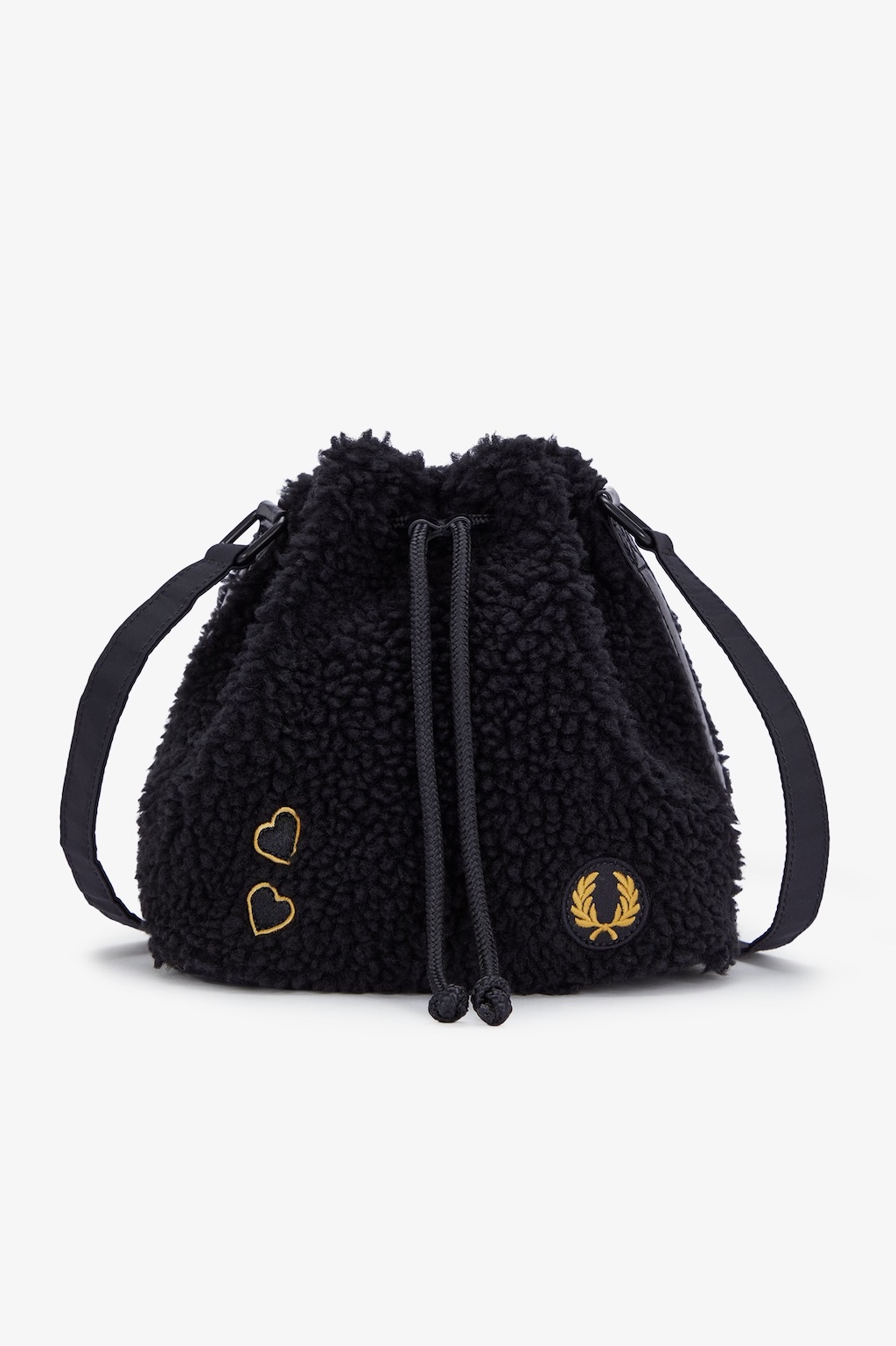 fred perry lanza una nueva coleccion junto a la fundacion de amy winehouse 25gramos 5