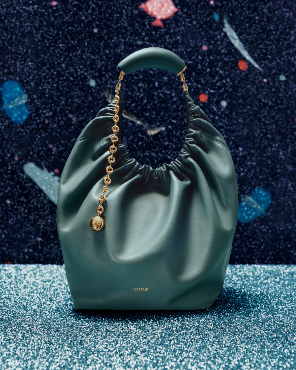 loewe revela su coleccion holidays en colaboracion con suna fujita 25gramos 10