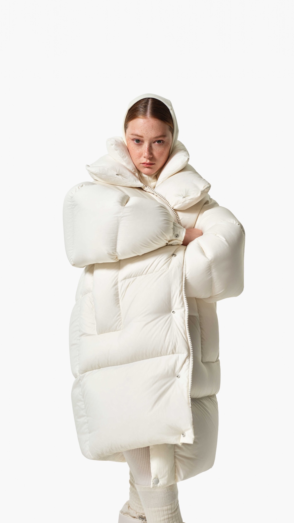 moncler reimagina un diseno de los 80 en su proyecto re icons 25gramos 7