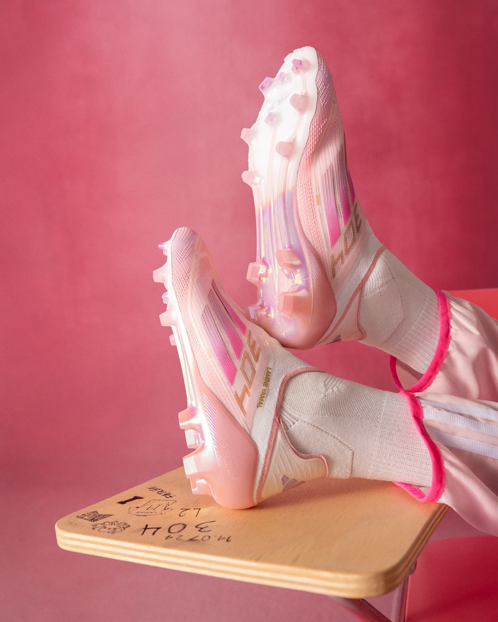 adidas presenta las primeras botas exclusivas para lamine yamal 25gramos 4