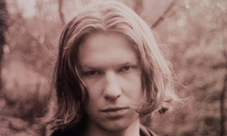 aphex twin recopila todos los lanzamientos secretos de los ultimos anos en music from the merch desk 25gramos