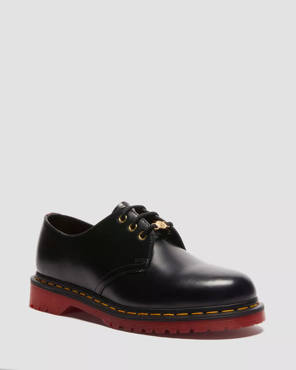 dr martens celebra la llegada del ano de la serpiente en su ultima coleccion 25gramos 7