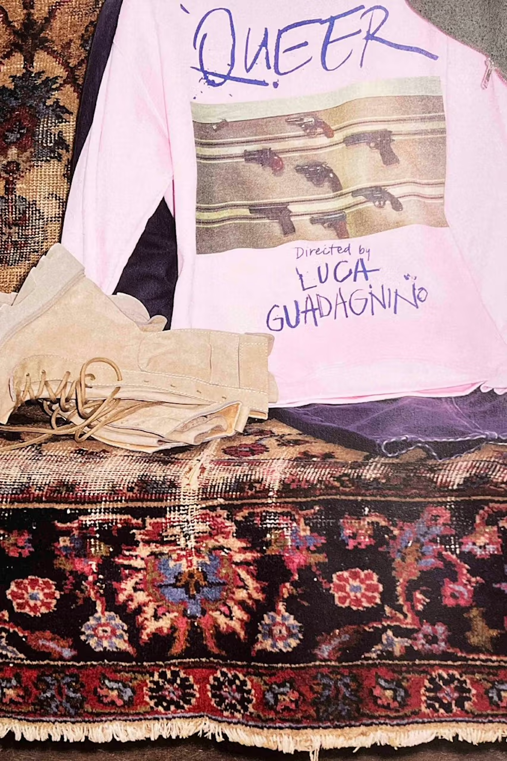 jw anderson ha disenado el merchandising de queer la ultima pelicula de luca guadagnino 25gramos 6