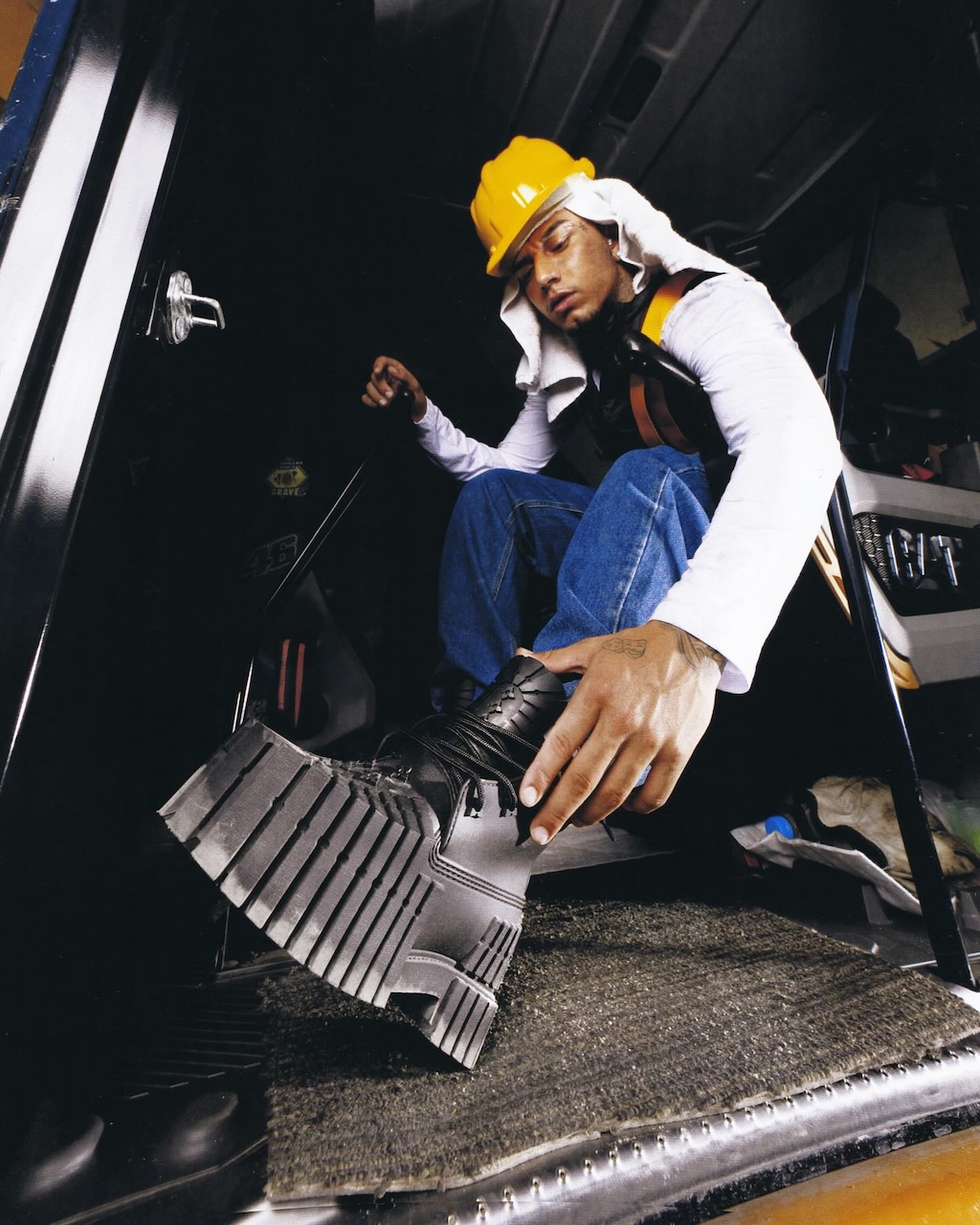 mschf presenta una nueva coleccion acompanada de una de sus botas mas queridas las 2x4 25gramos 1