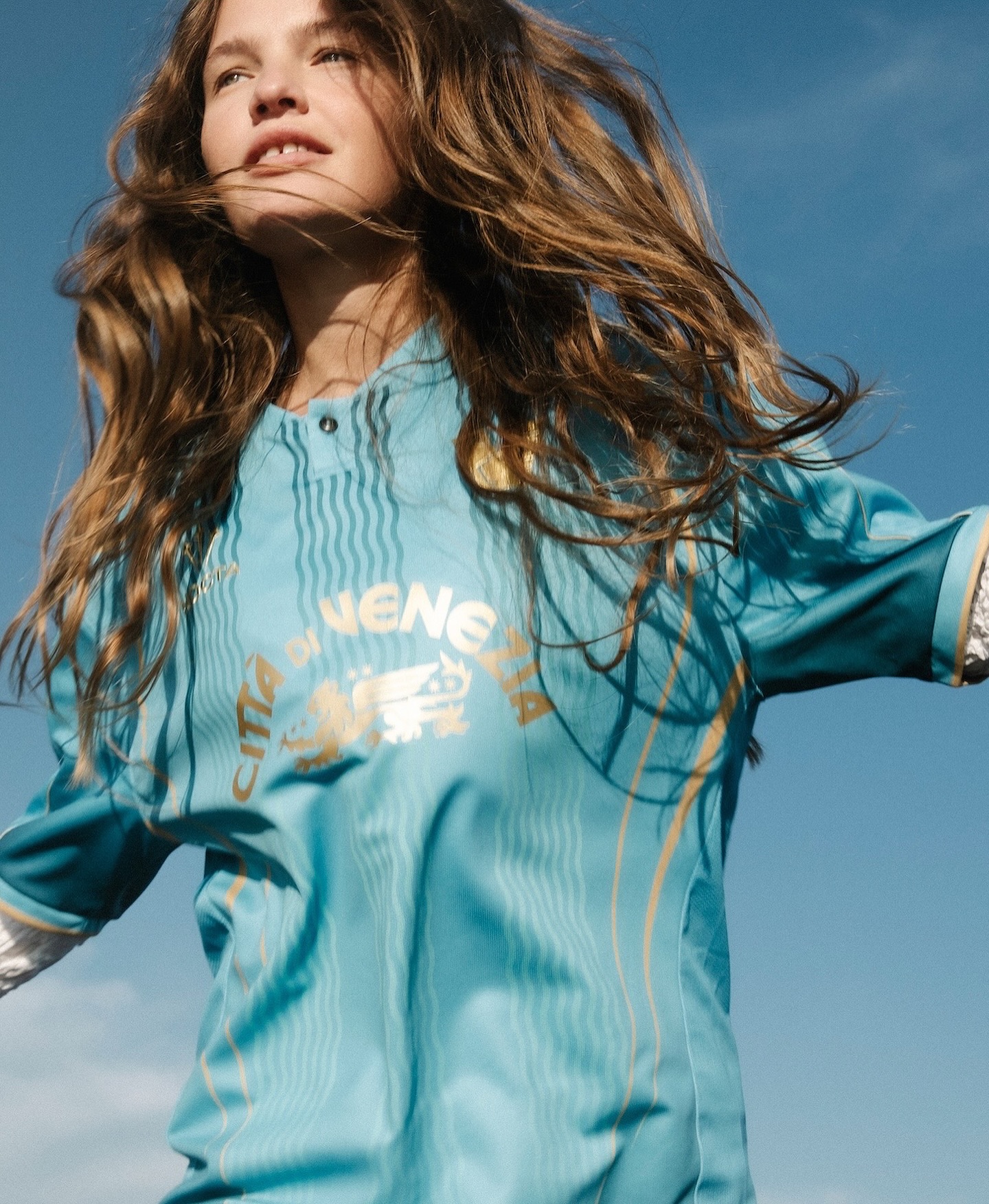 venezia fc y nocta se inspiran en la laguna de venecia para su tercera equipacion de la temporada 25gramos 5