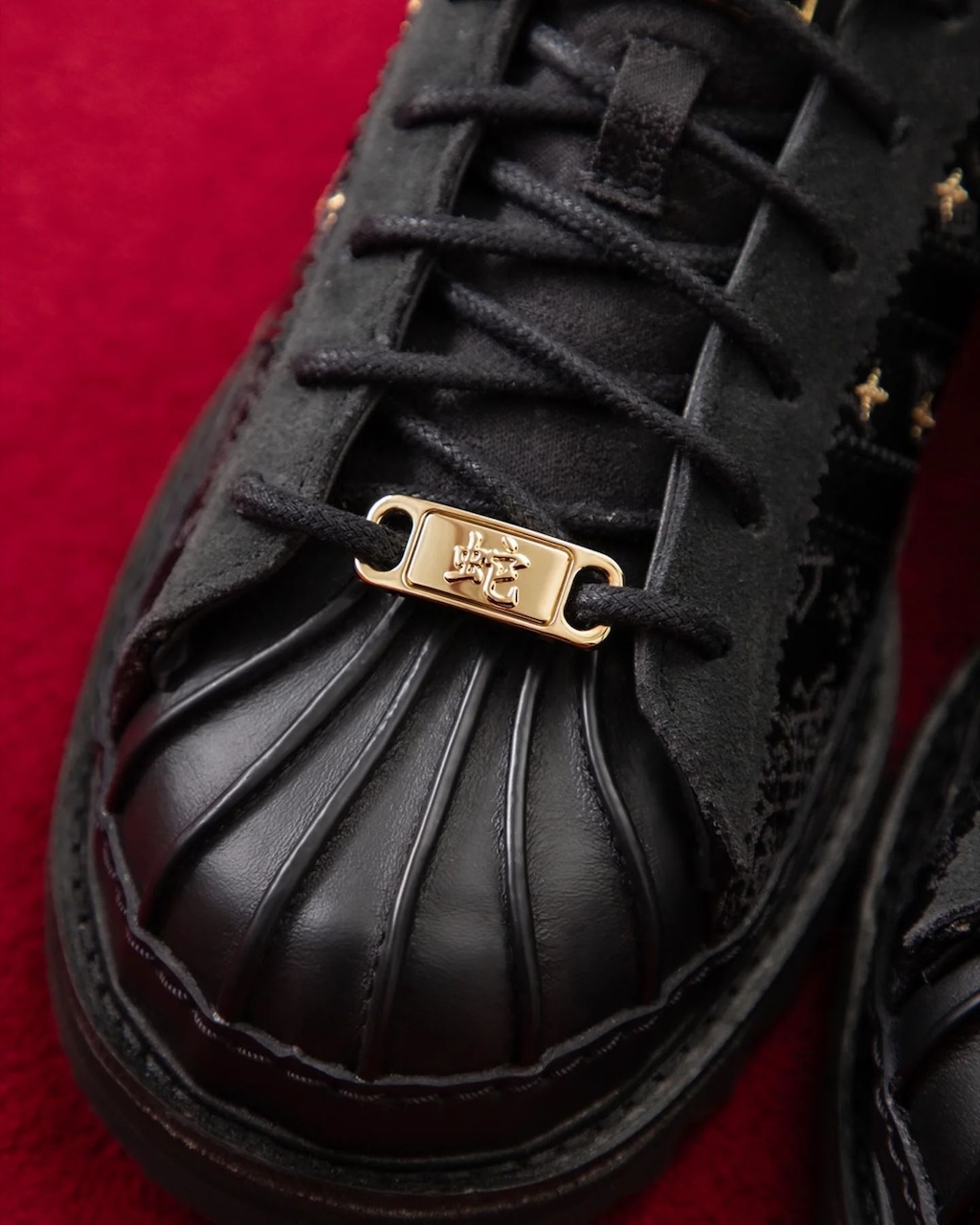 clot y adidas celebran la llegada del ano de la serpiente en su nueva coleccion 25gramos 3