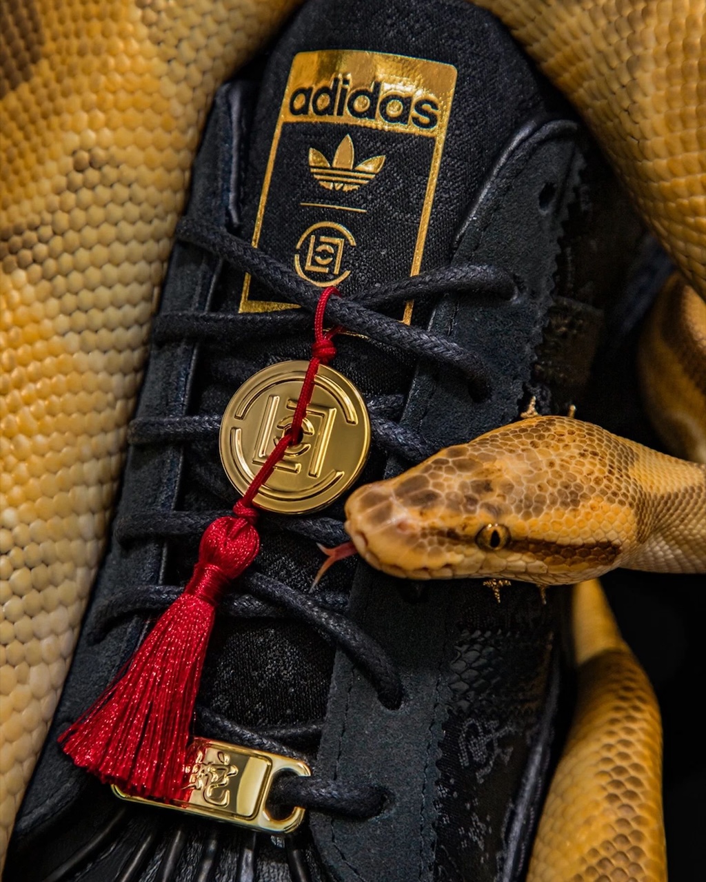 clot y adidas celebran la llegada del ano de la serpiente en su nueva coleccion 25gramos 6