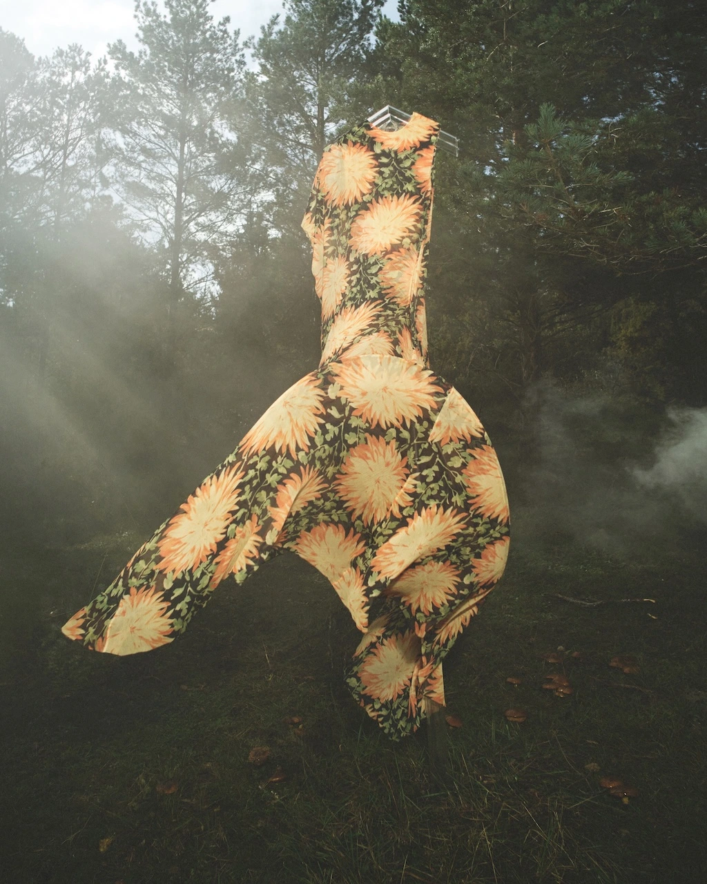 david sims dispara la nueva campana de loewe para primavera verano 2025 25gramos 10