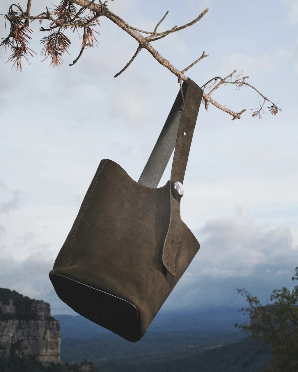 david sims dispara la nueva campana de loewe para primavera verano 2025 25gramos 5