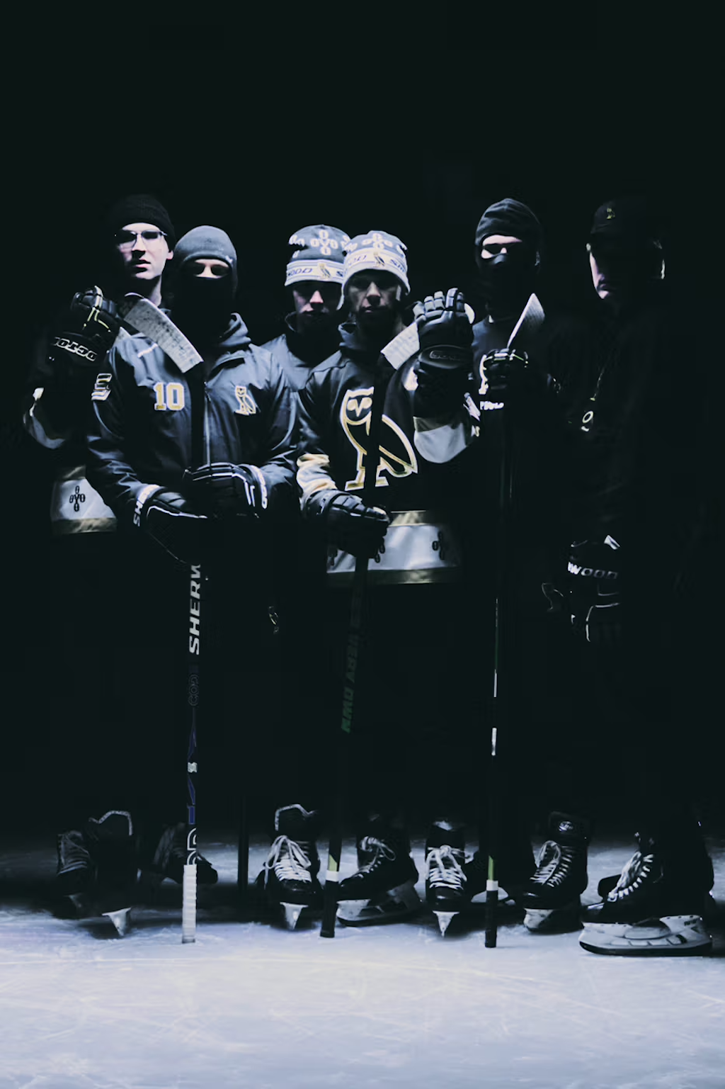 drake presenta una nueva coleccion inspirada en el hockey para la nueva temporada en ovo 25gramos 1
