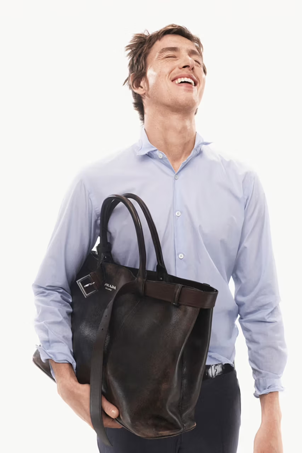 harris dickinson protagoniza la nueva campana de prada para la temporada primavera verano 2025 25gramos 1