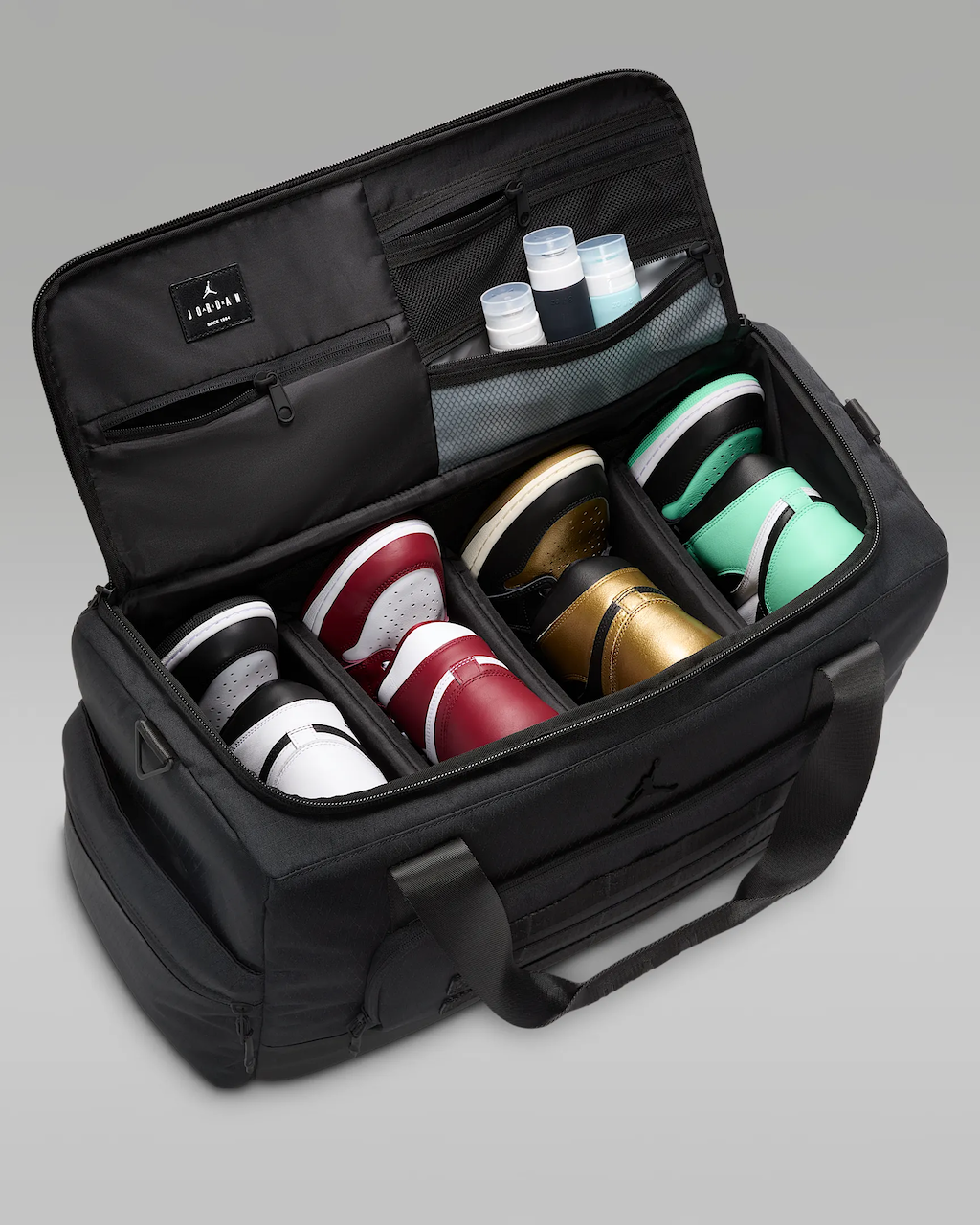 jordan ha lanzado una bolsa disenada especialmente para fans de las sneakers 25gramos 2
