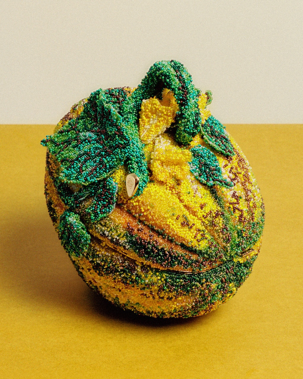 la primera gran exposicion de loewe crafted world aterriza en japon 25gramos 8