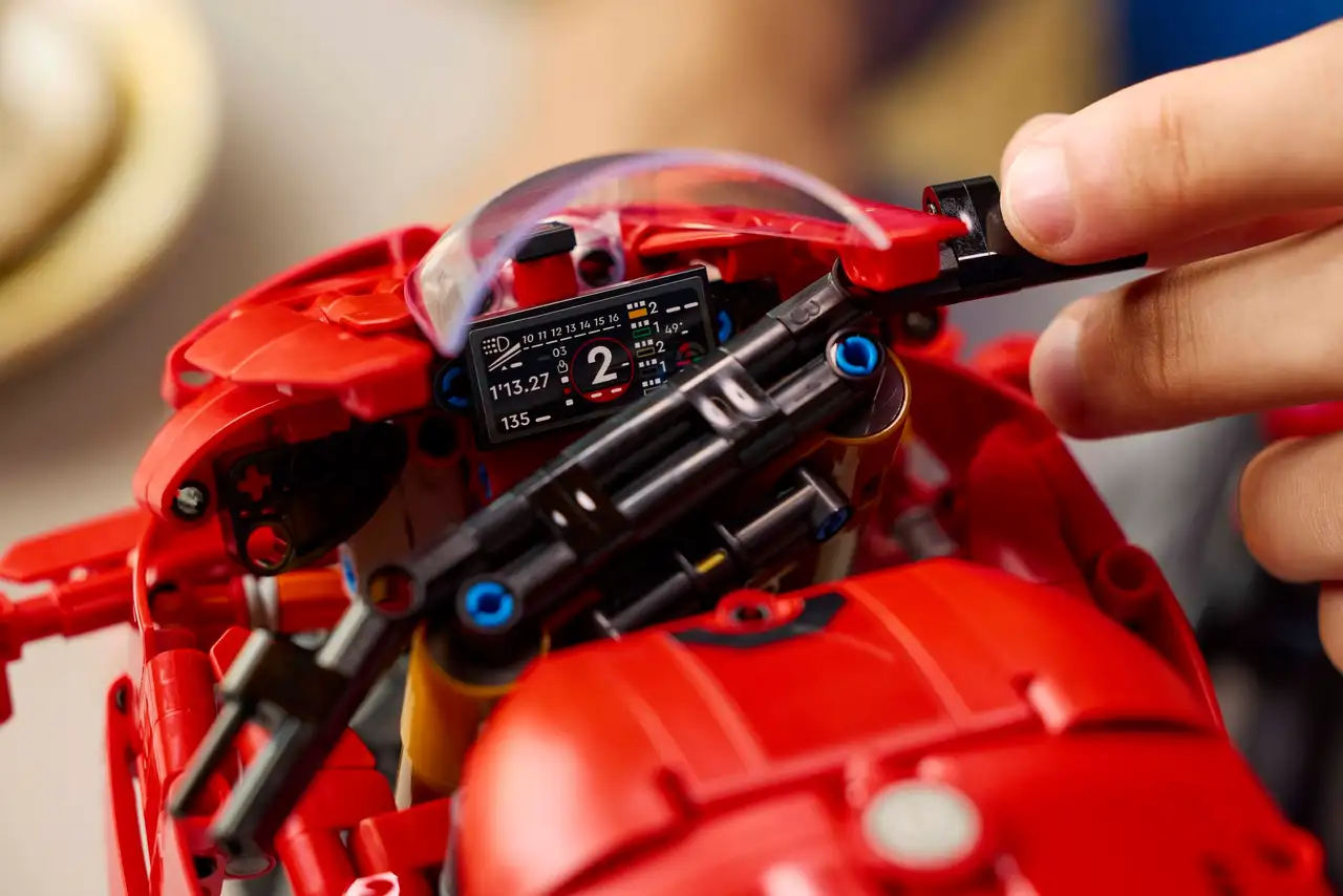 lego technic anade un set de construccion de la ducati panigale v4 s a su catalogo 25gramos 3