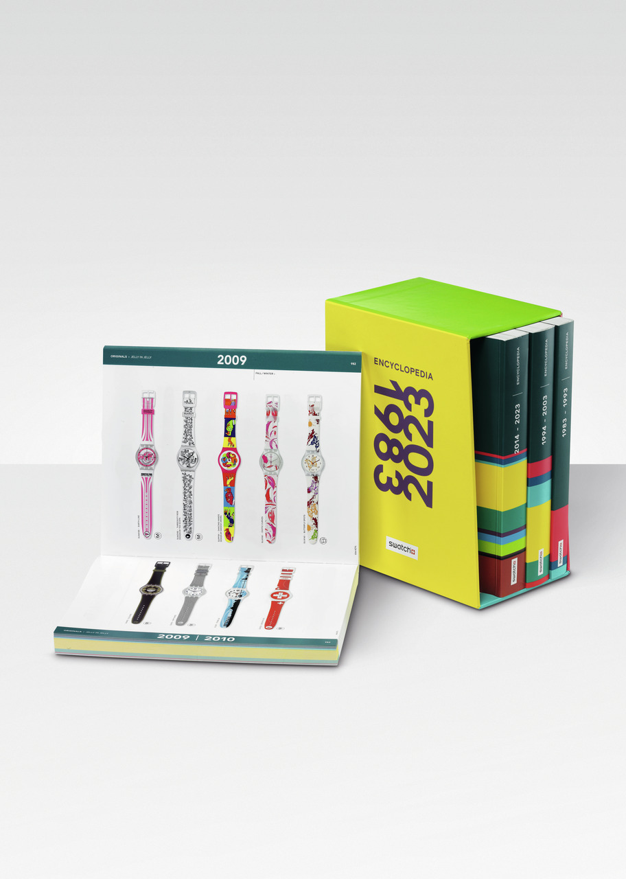 swatch celebra sus cuatro decadas de innovacion con la publicacion de la swatch encyclopedia 25gramos 2