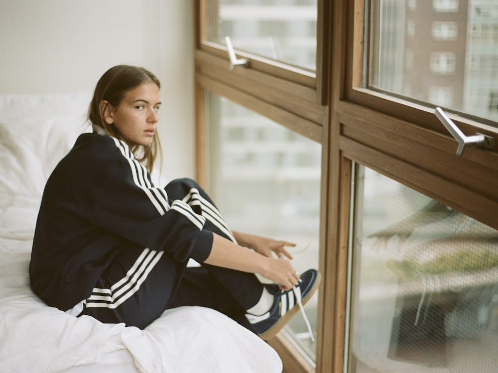 adidas originals y sporty rich interpretan el imaginario universitario americano en su nueva colaboracion 25gramos 5
