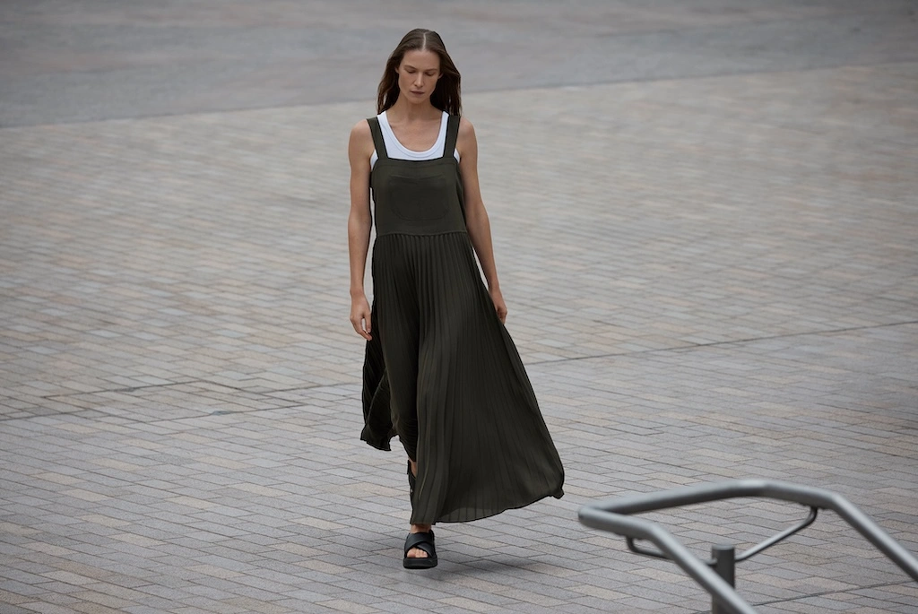 clare waight keller presenta su nueva coleccion c para uniqlo 25gramos 13