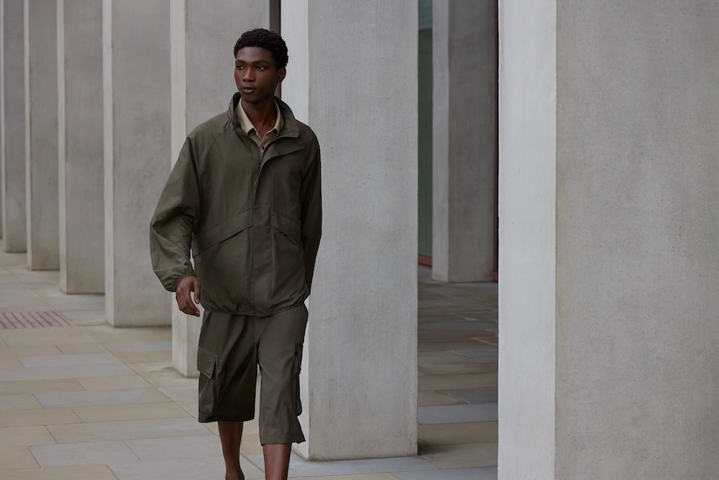 clare waight keller presenta su nueva coleccion c para uniqlo 25gramos 15